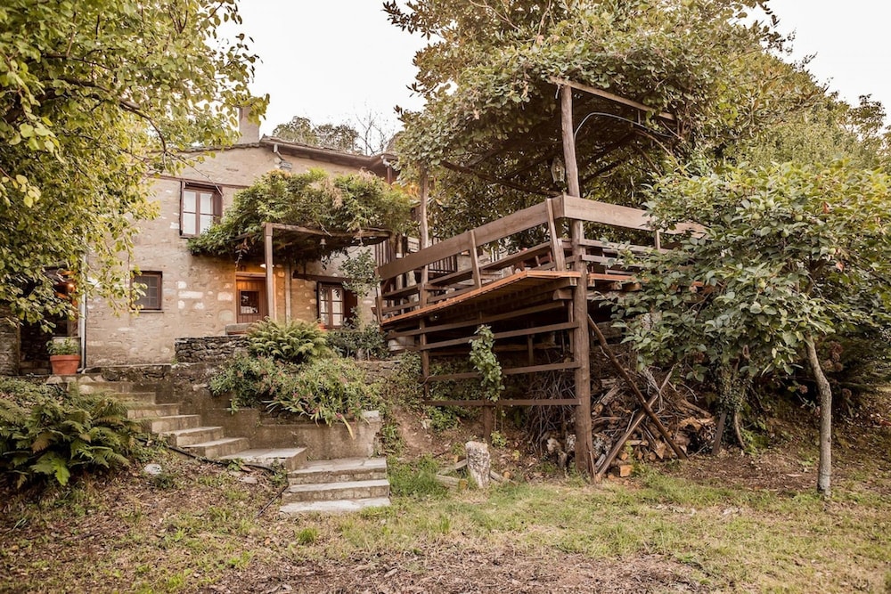 House, Smoking photo 3
