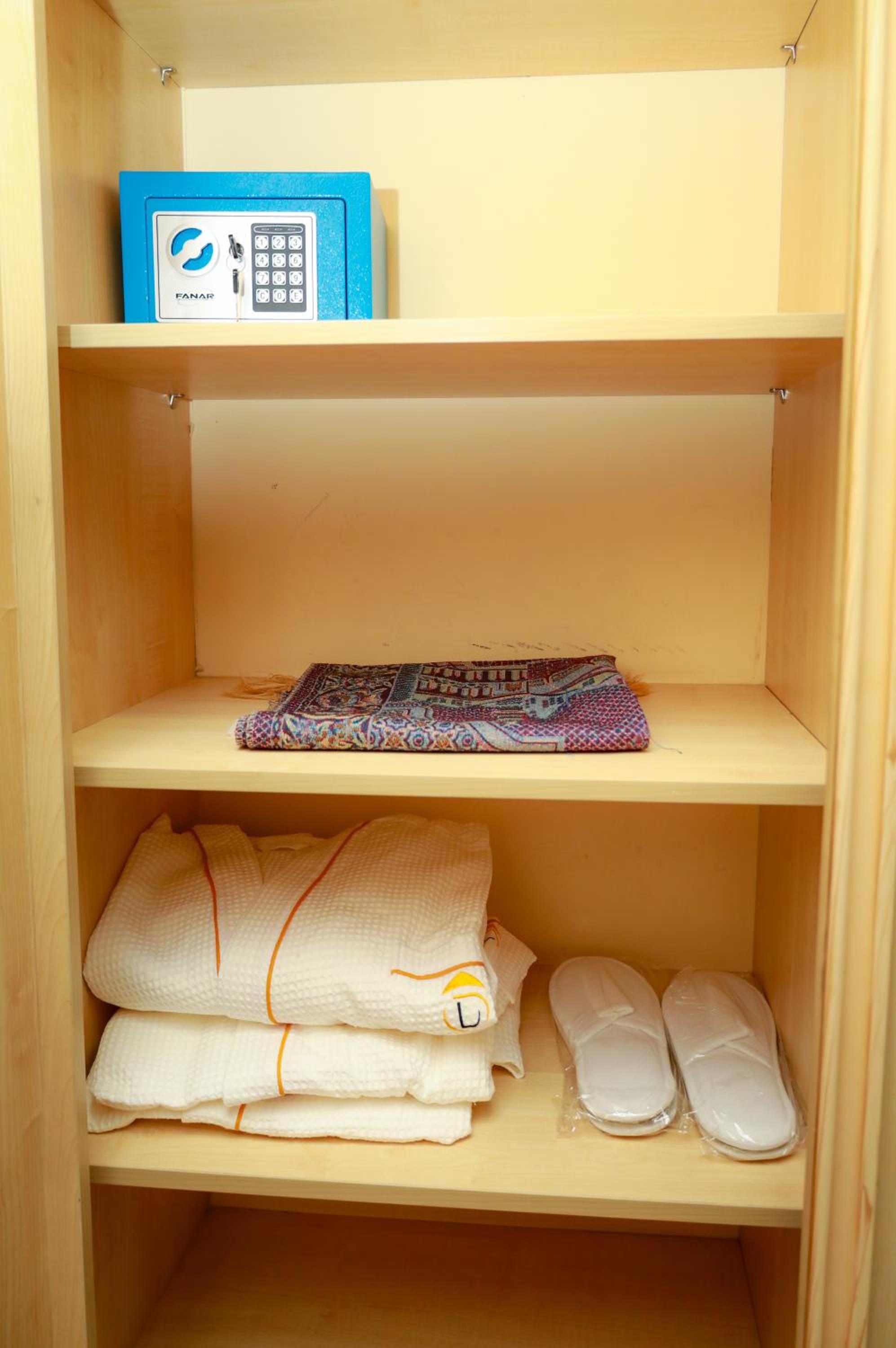 Deluxe Twin Room - Photo 6