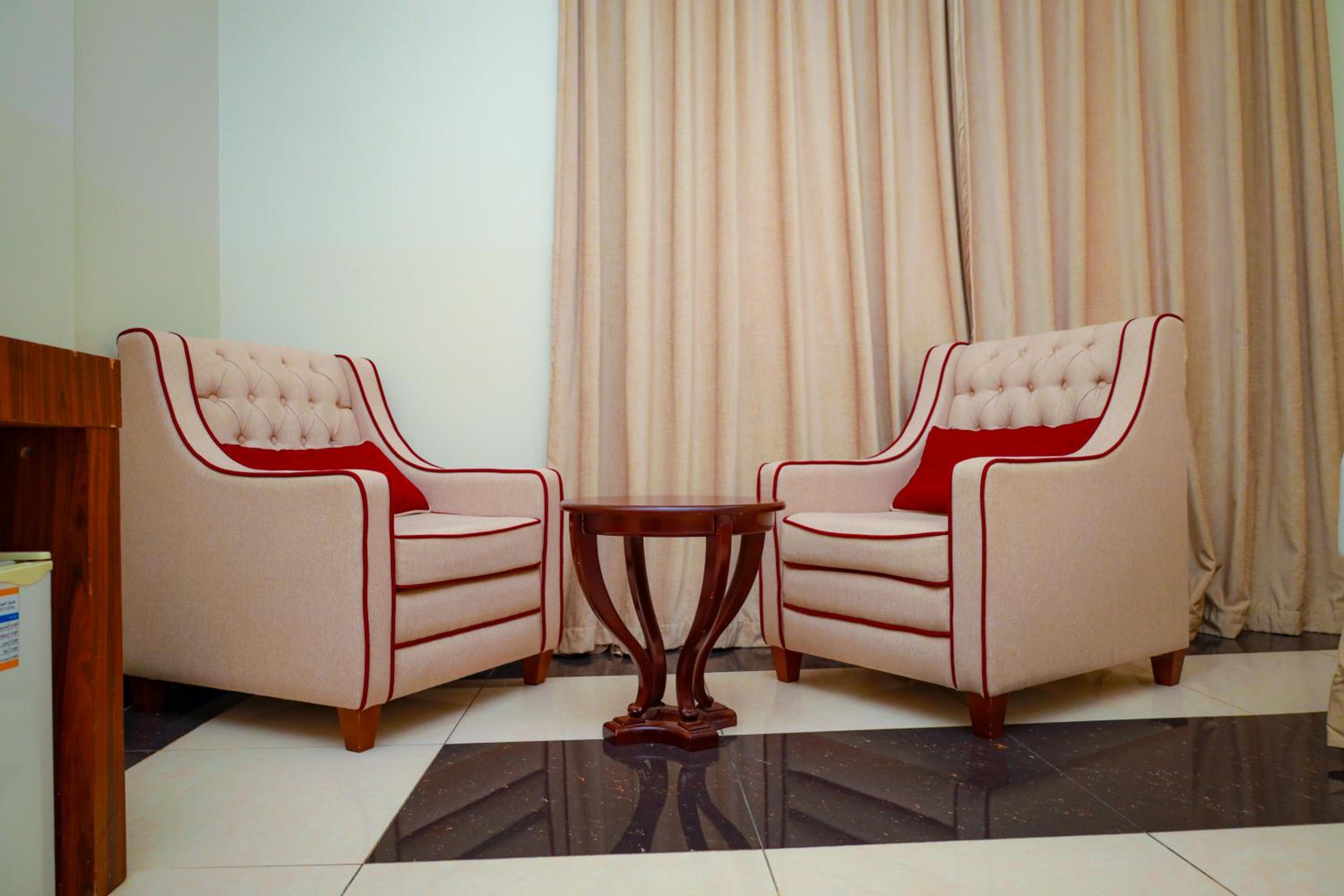 Deluxe Twin Room - Photo 8