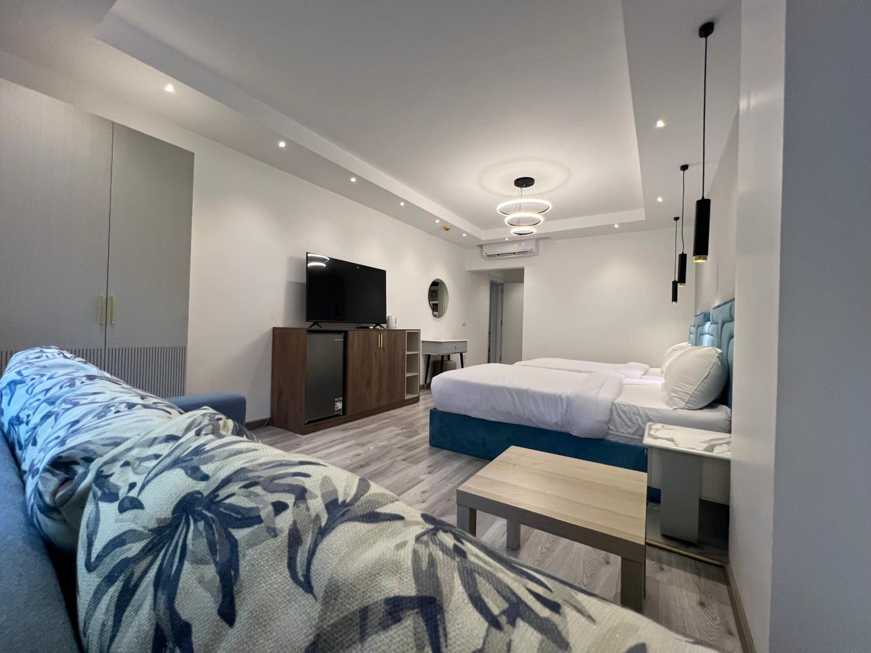 Twin Room with Extra Bed photo 3