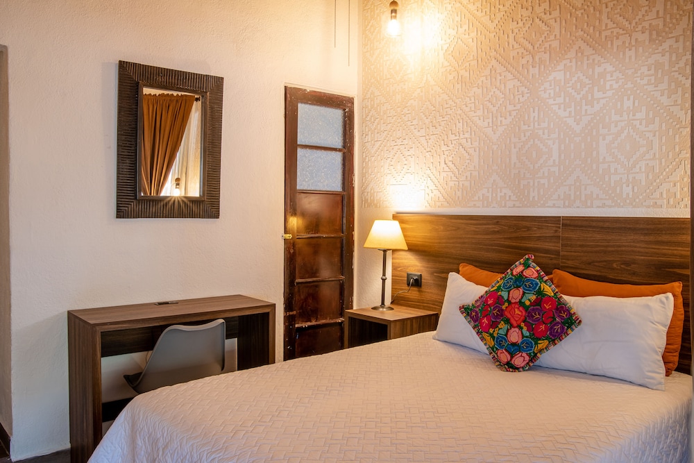 Standard Double Room, 1 Double Bed, Private Bathroom, Courtyard Area photo 1