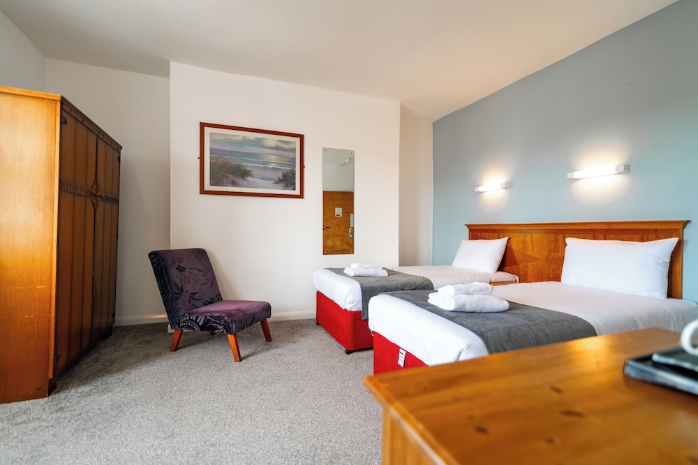 Family Quadruple Room, Multiple Beds, City View photo 1