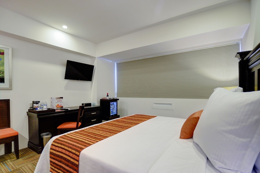 Executive Room, 1 King Bed - Photo 2