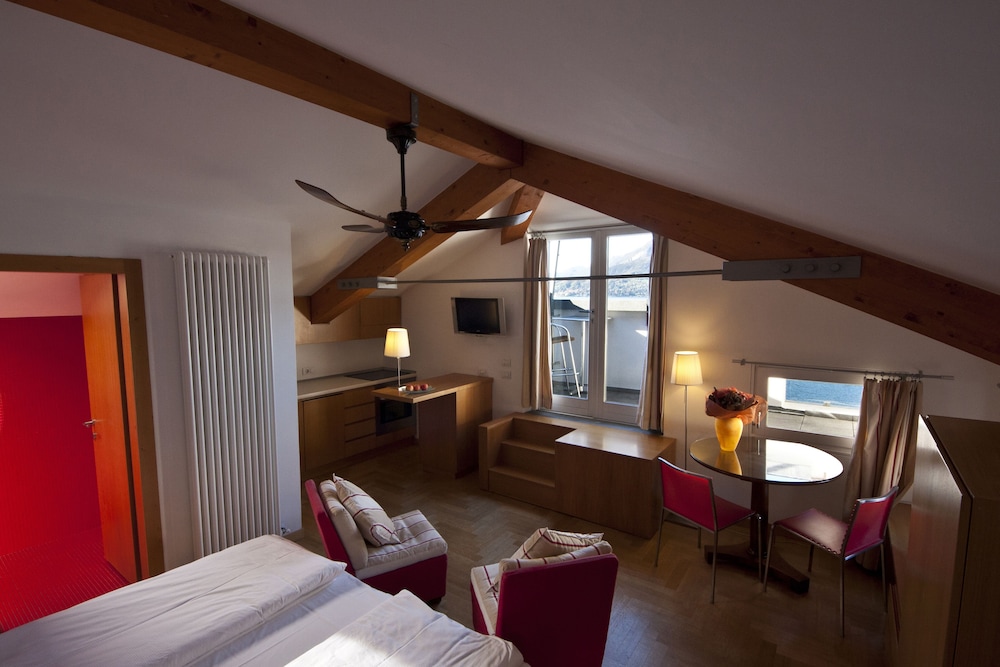 Studio Panoramique, 1 chambre, vue lac, dans les dépendances