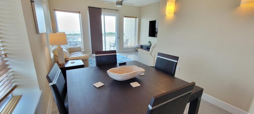 Condo, 3 Bedrooms photo 3