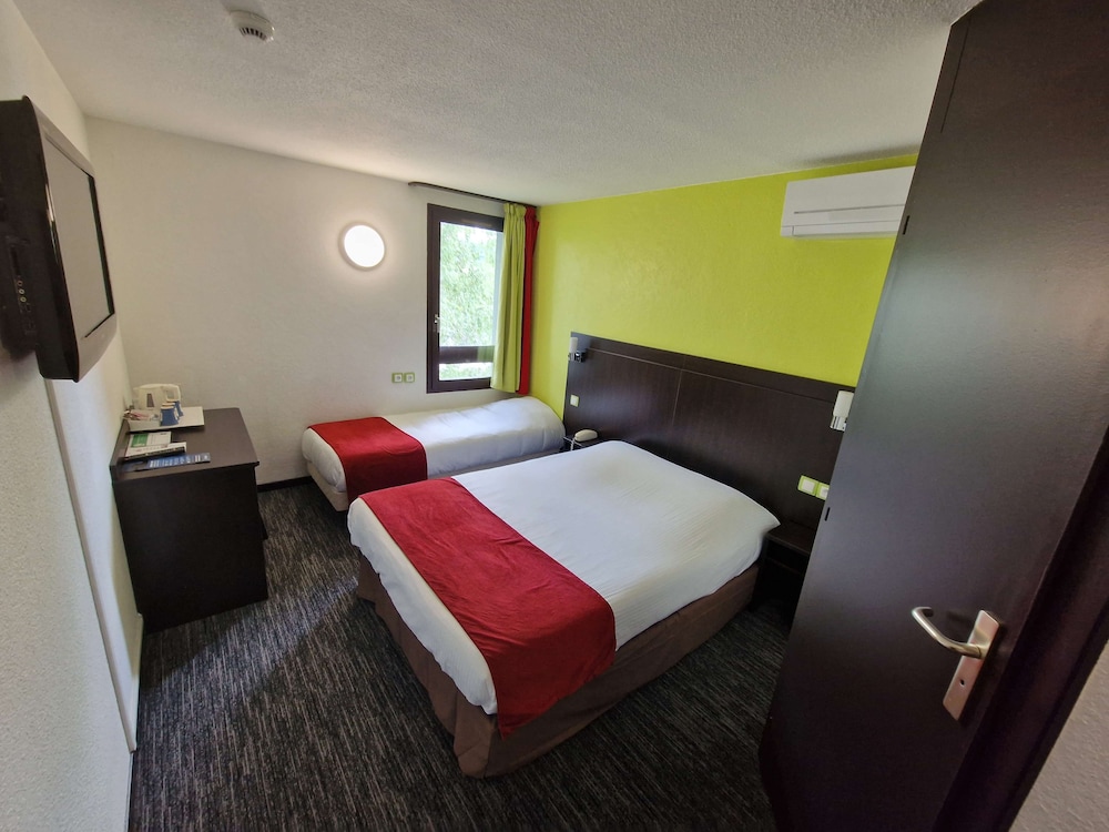Standard Room, Multiple Beds photo 1