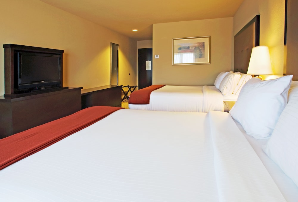 Suite, 1 King Bed, Accessible (Comm, Accessible Tub) - Photo 3