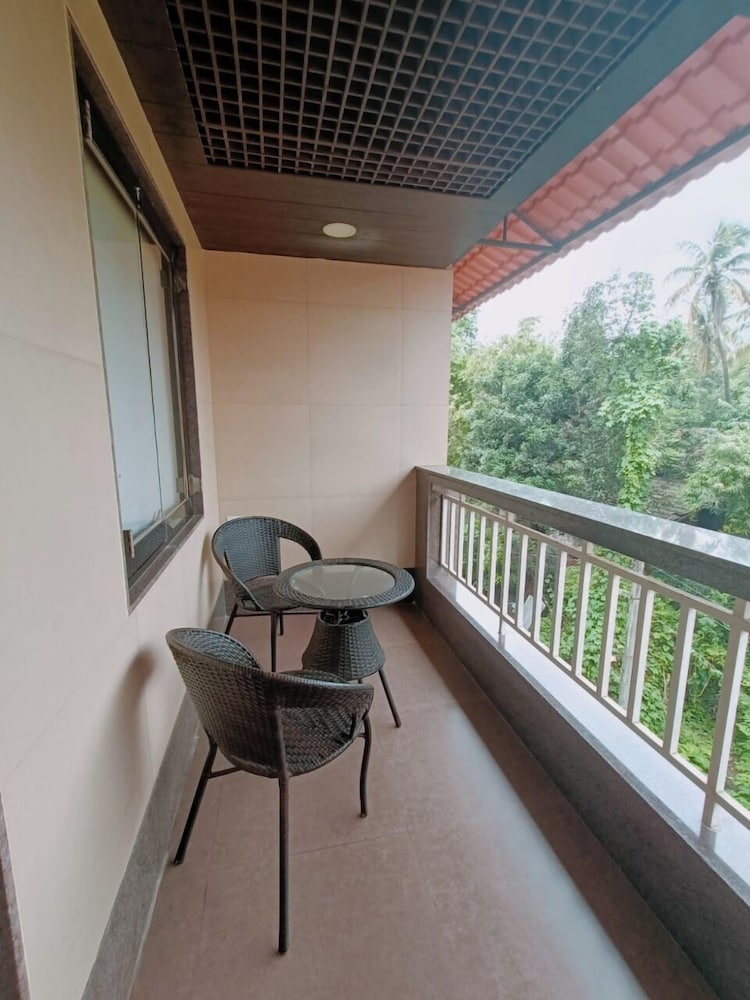 Triple Room, Balcony photo 3