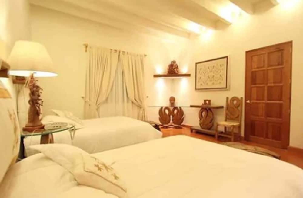 Deluxe Double Room - Photo 12