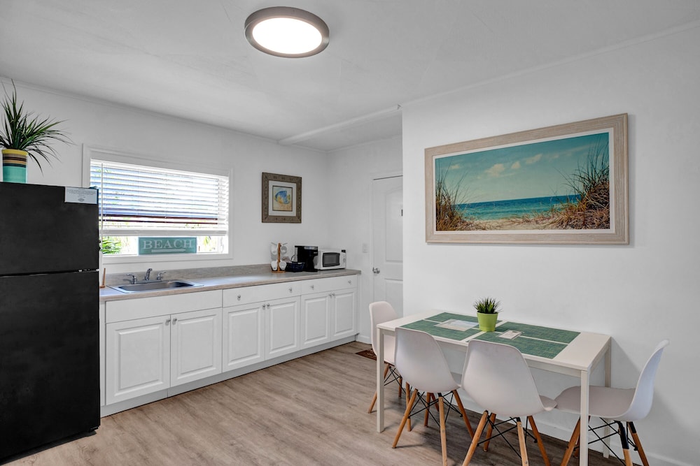 Standard Apartment, 2 Bedrooms, Kitchenette (Room 11 Sleeps 4)