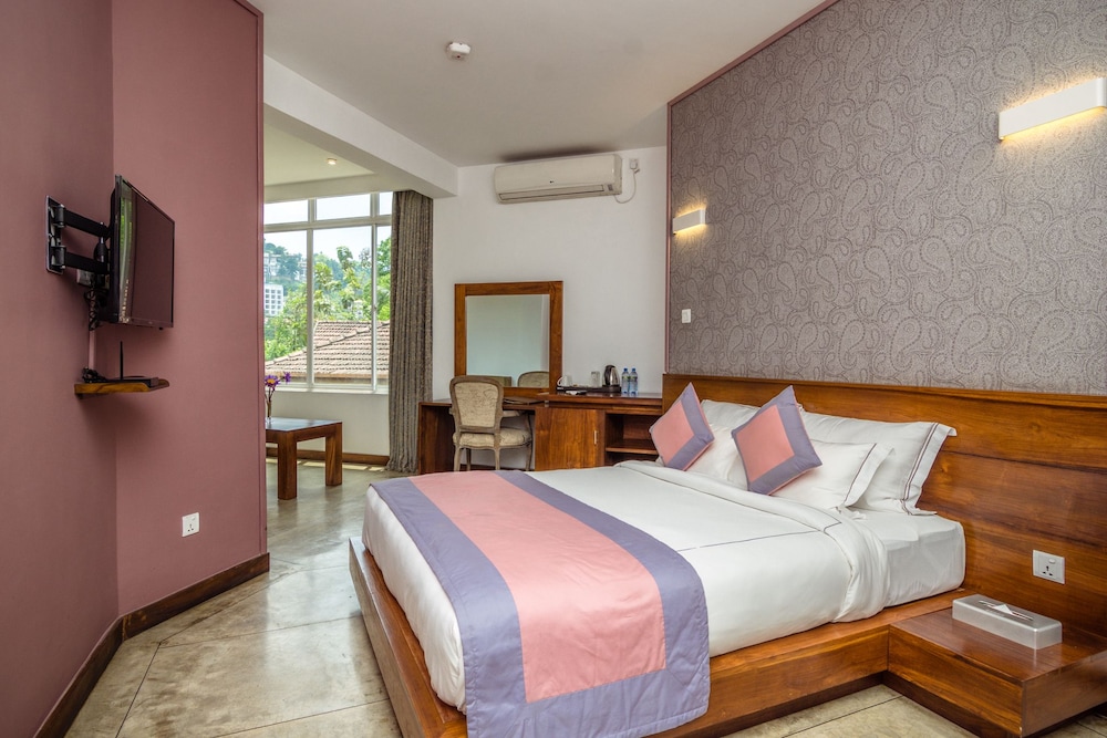 PREMIUM DELUXE ROOM photo 3