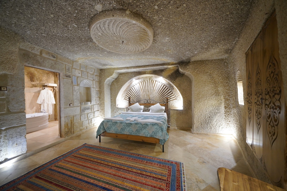 Superior Suite - Photo 4