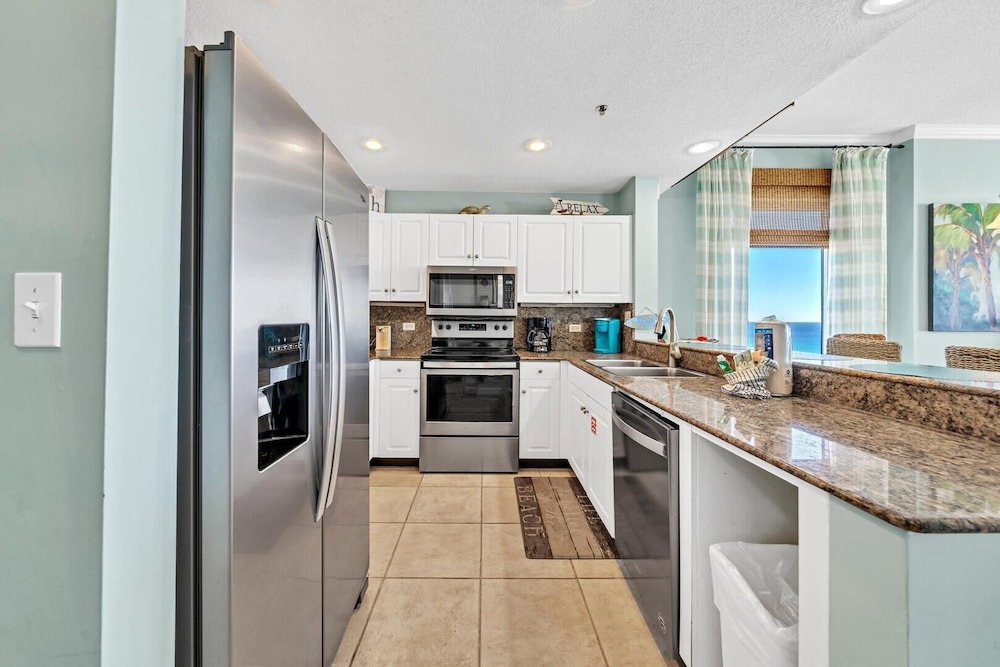 Condo, 1 Queen Bed with Sofa bed, Ocean View (Leeward Key 1106) photo 3