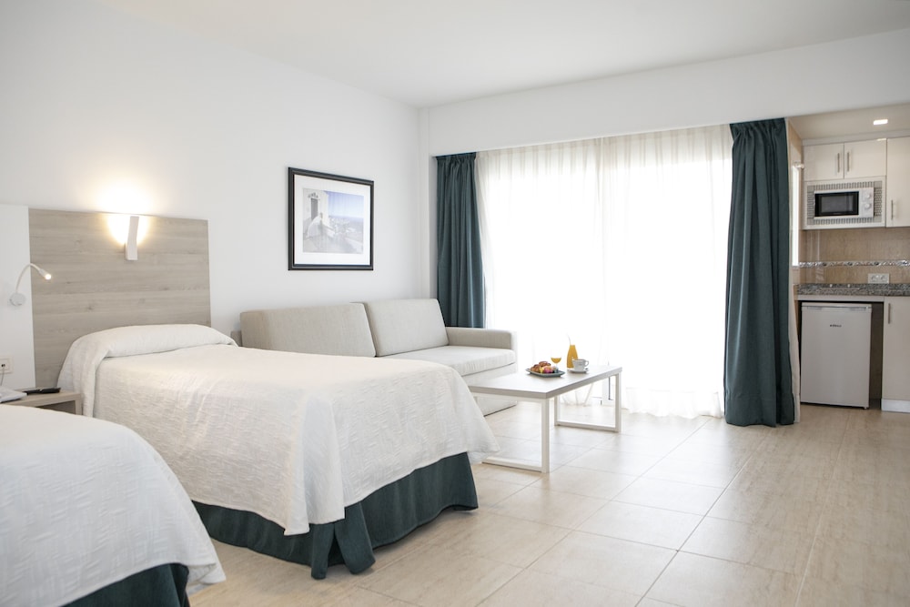 Superior Studio, Terrace, Partial Sea View - Photo 7