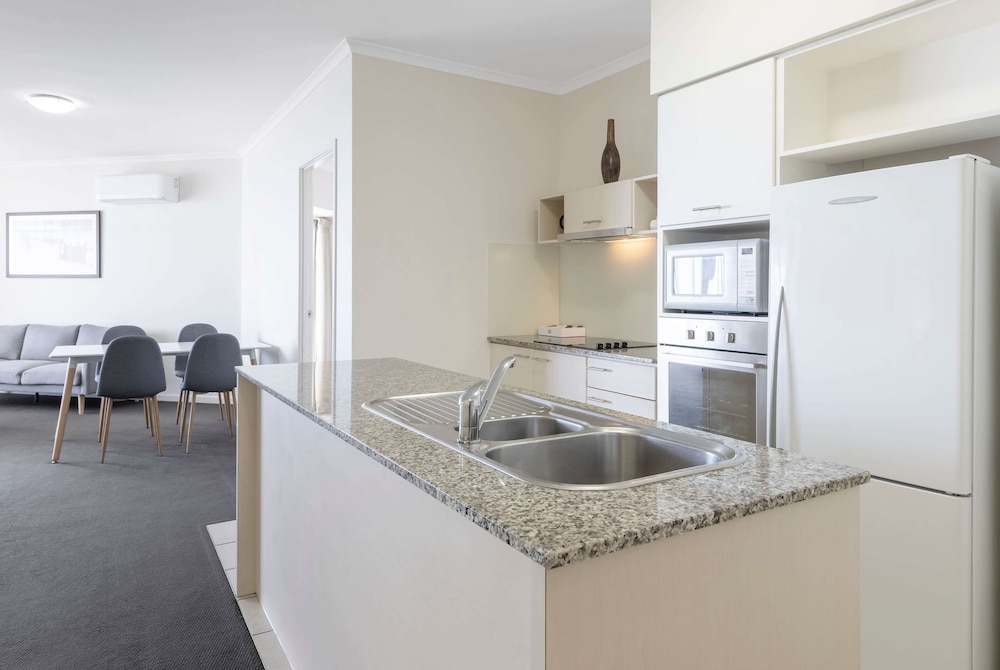 2 Bedroom Ocean View Apartment - Photo 3