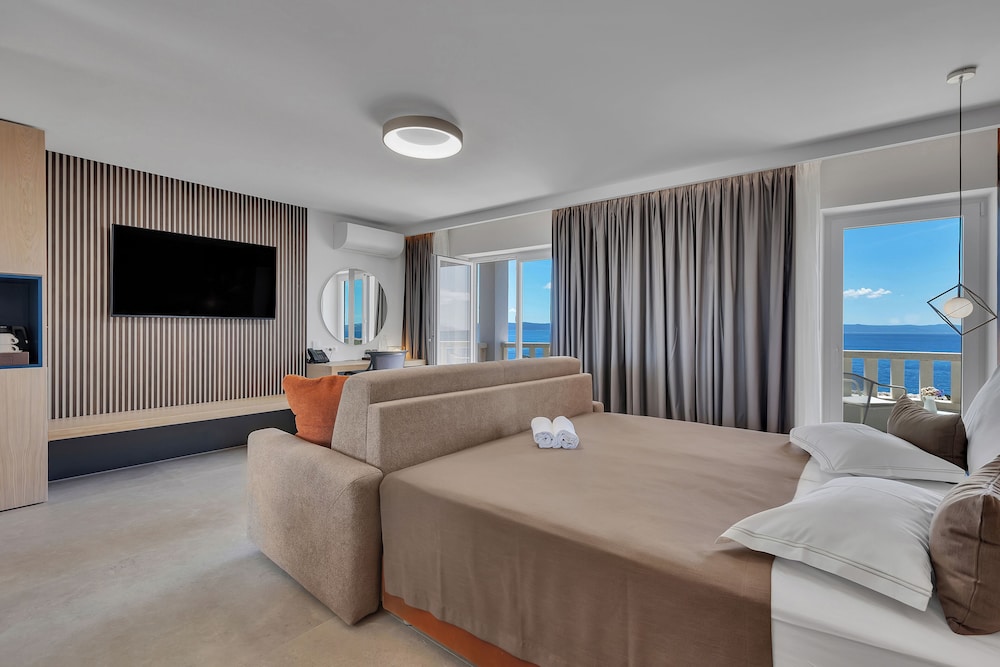 Superior Double Room, Sea View - Photo 1