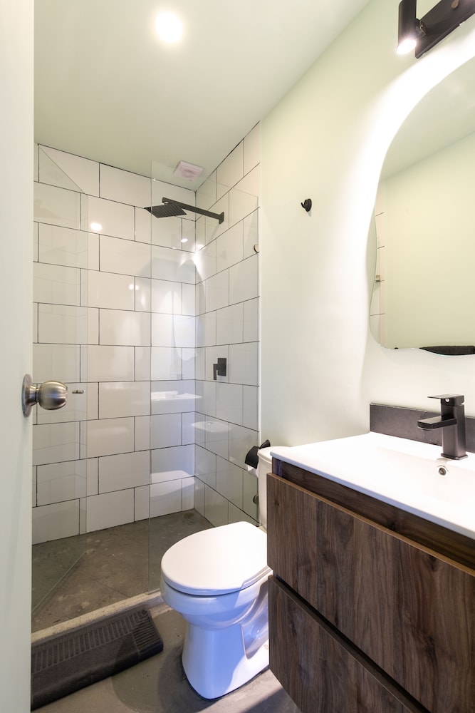 Loft 15: Deluxe Loft, 1 Bedroom, 2 Bathrooms, City Views