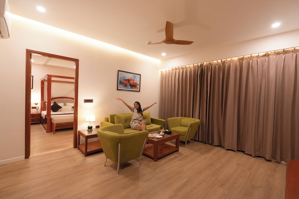 Presidential Room, Pool View