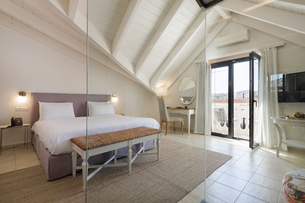 Deluxe Loft Suite photo 3