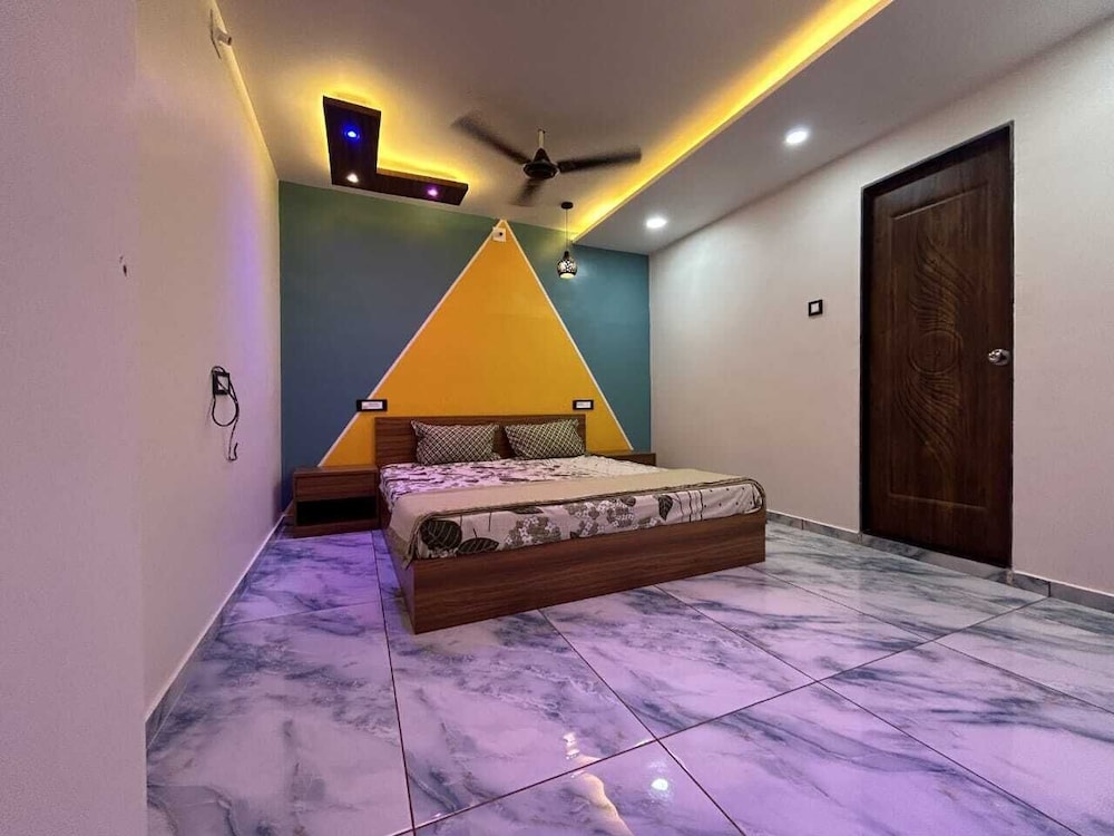 Deluxe Room - Photo 6