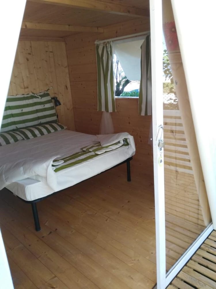 Basic Tent, 2 Bedrooms photo 1
