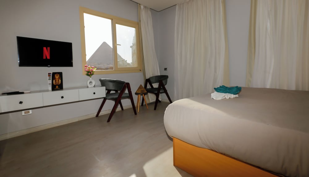 Super Deluxe Double Room (Pyramids View)