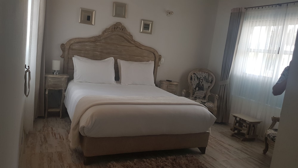 Deluxe Suite, Bathtub photo 3