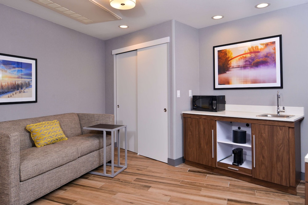 Suite, 2 Queen Beds, Non Smoking, Kitchen - Photo 6