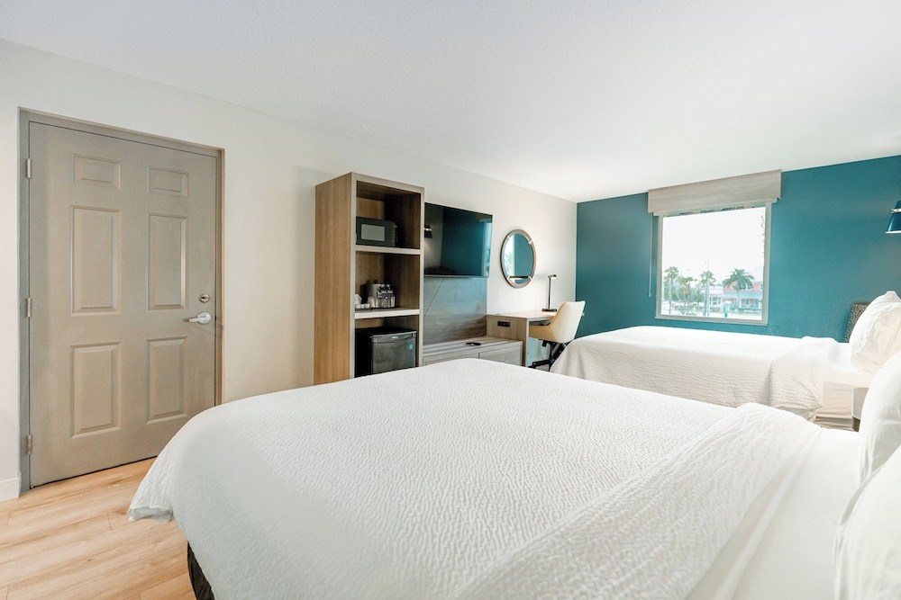 Suite, Multiple Beds - Photo 1