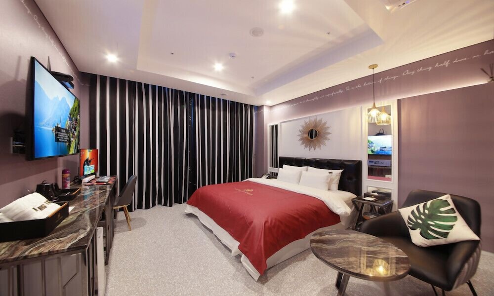 Standard Double Room - Photo 14