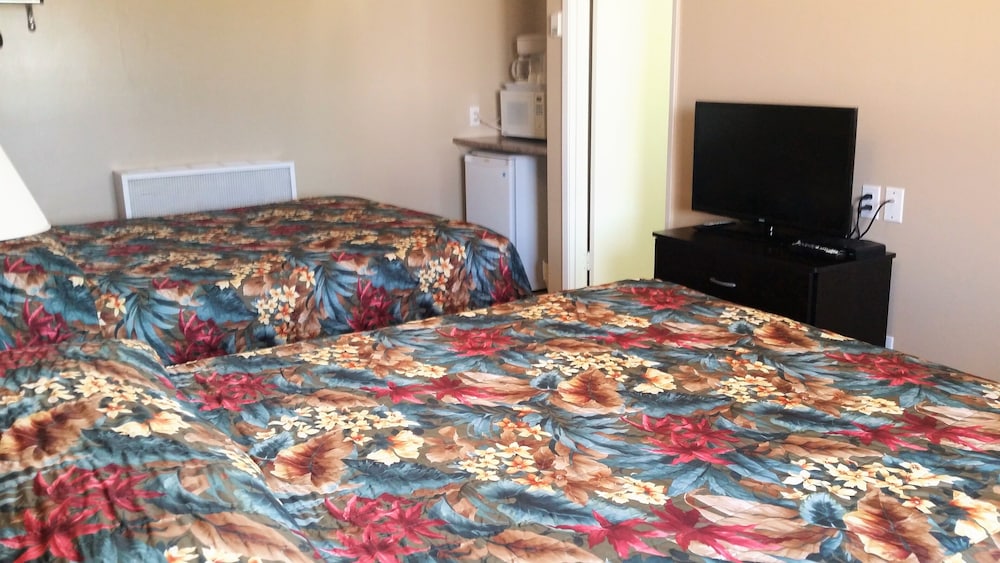 Comfort Room, 2 Double Beds, City View photo 3
