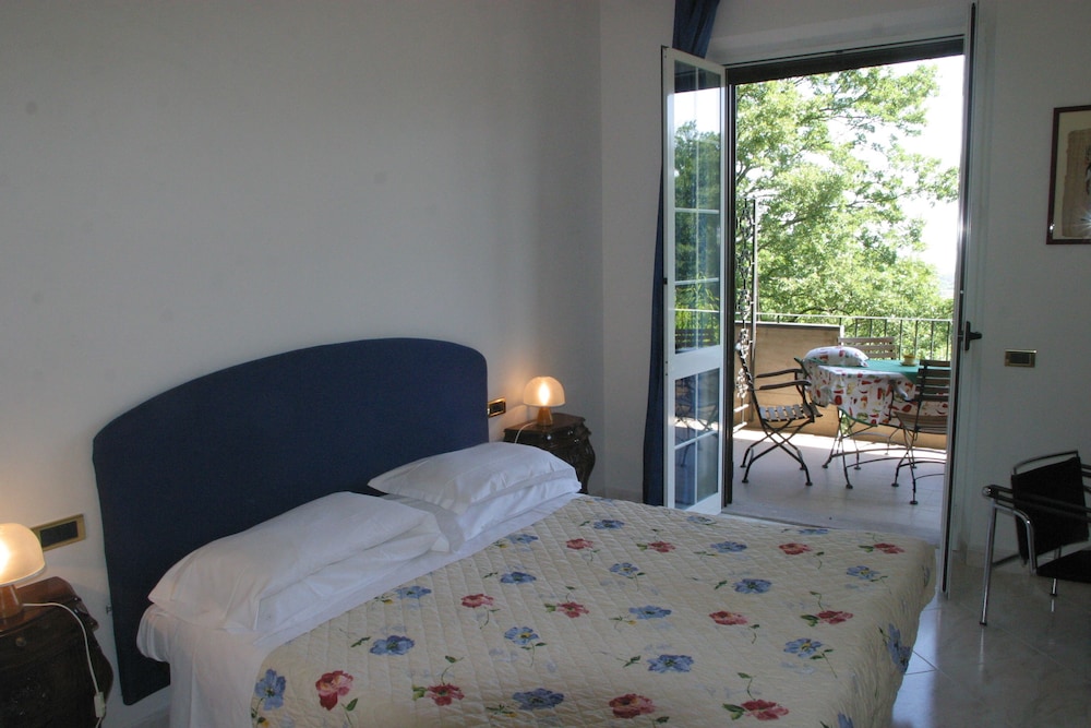 Comfort Apartment, 2 Bedrooms, Kitchen, Garden Area photo 2