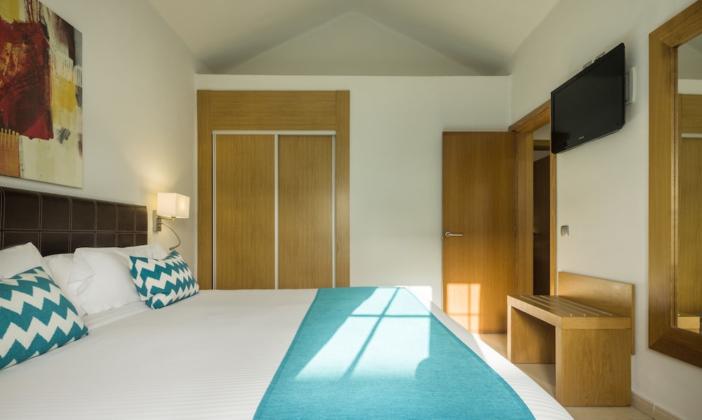 Superior Villa, 2 Bedrooms (2 adults + 2 children)