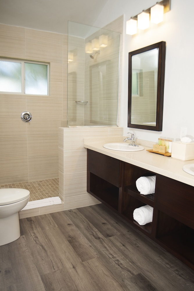 Waterfront Suite, King