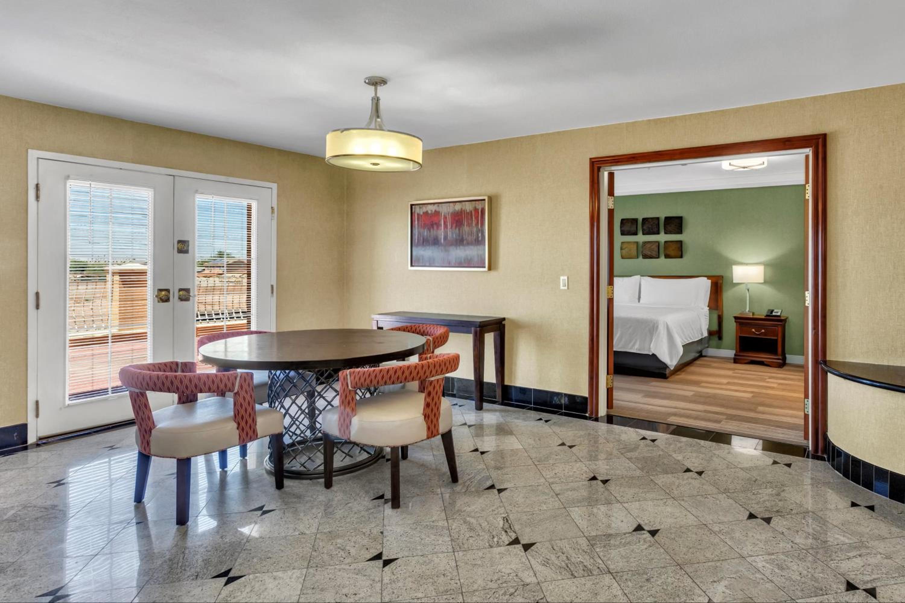 King Suite with Balcony photo 1
