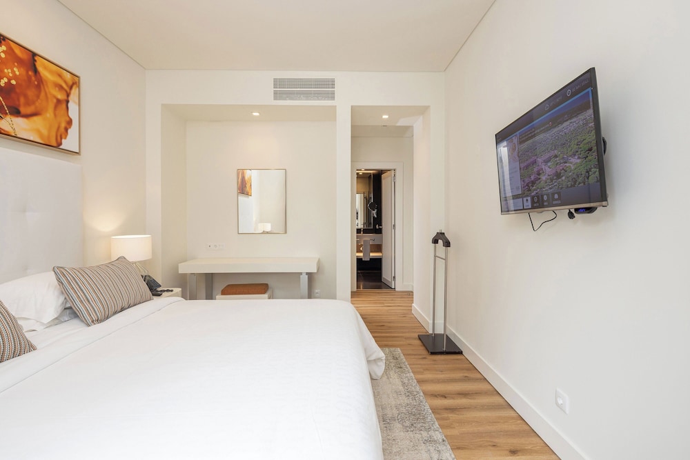 Premium Suite, 2 Bedrooms, Resort View - Photo 2