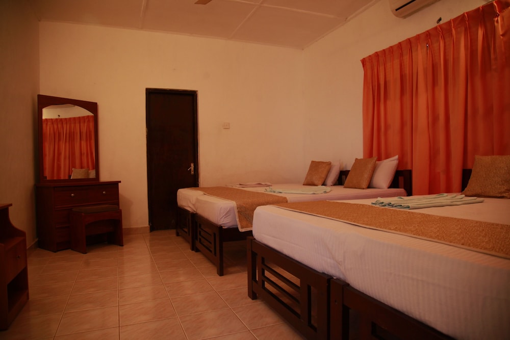 Family Quadruple Room, 1 Bedroom, Accessible, Private Bathroom photo 2