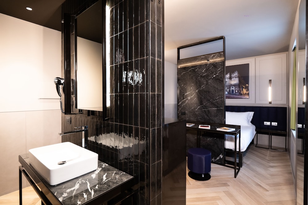 Double Room Single Use, Balcony