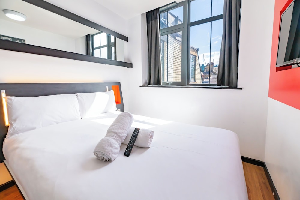 Family Triple Room with window photo 3