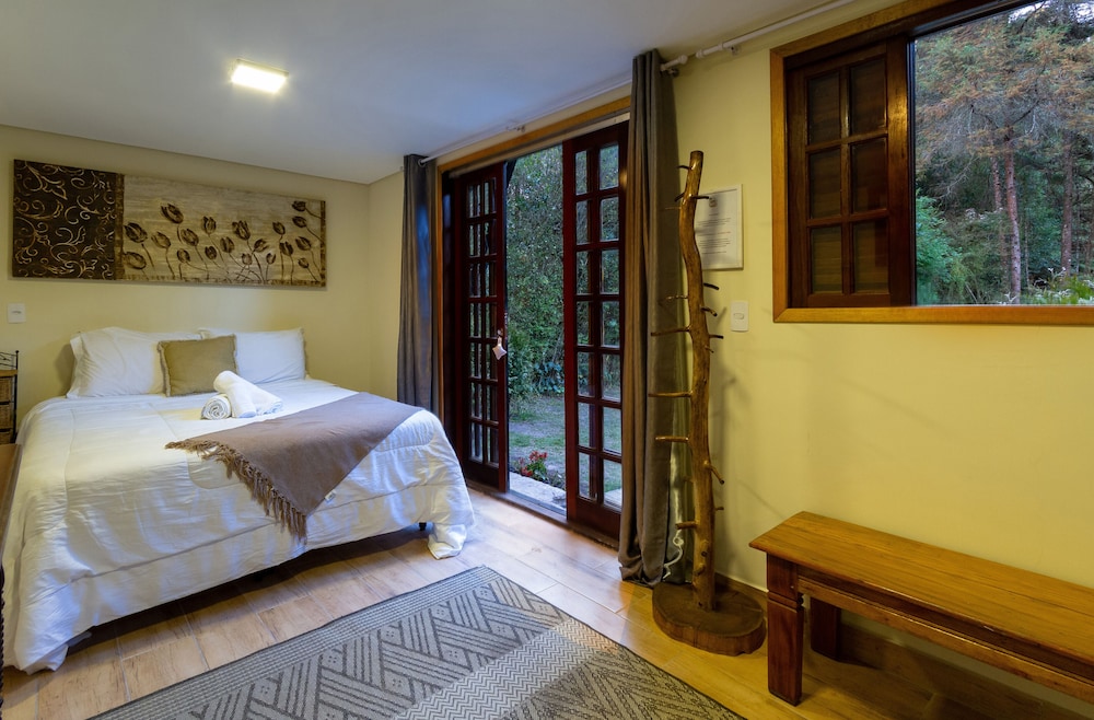Romantic Room, Hot Tub, Garden Area photo 1