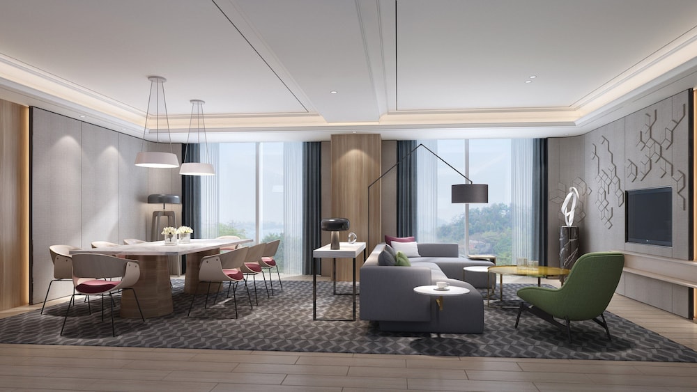 Suite, 1 Bedroom (High Floor) - Photo 2