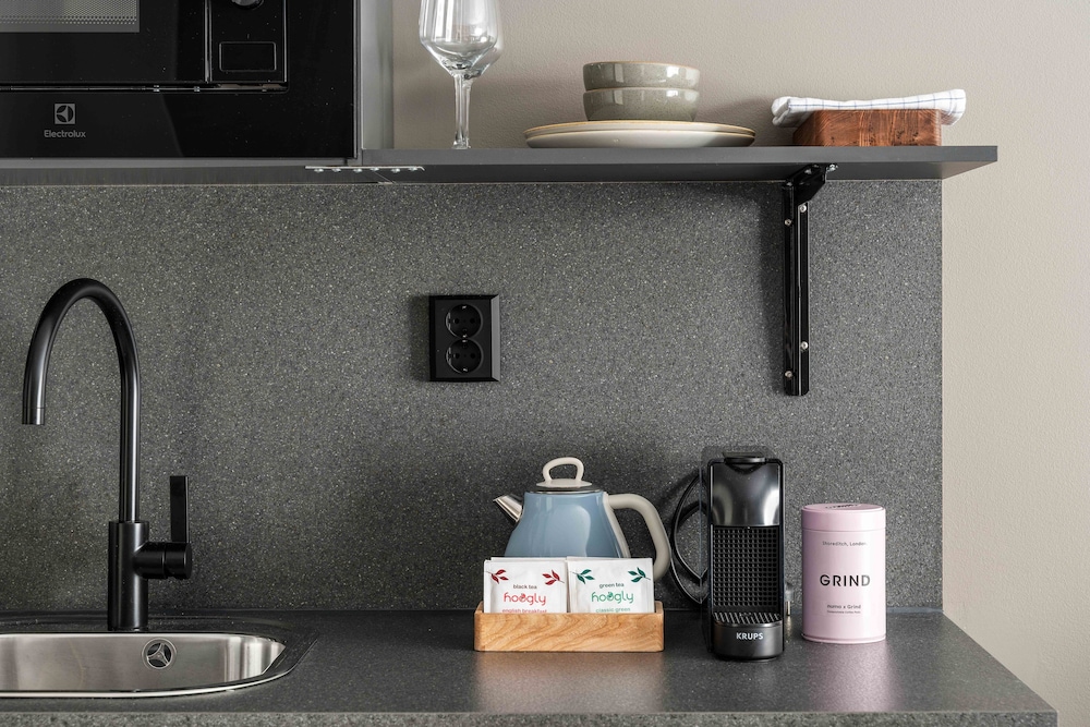Large Studio with Kitchenette