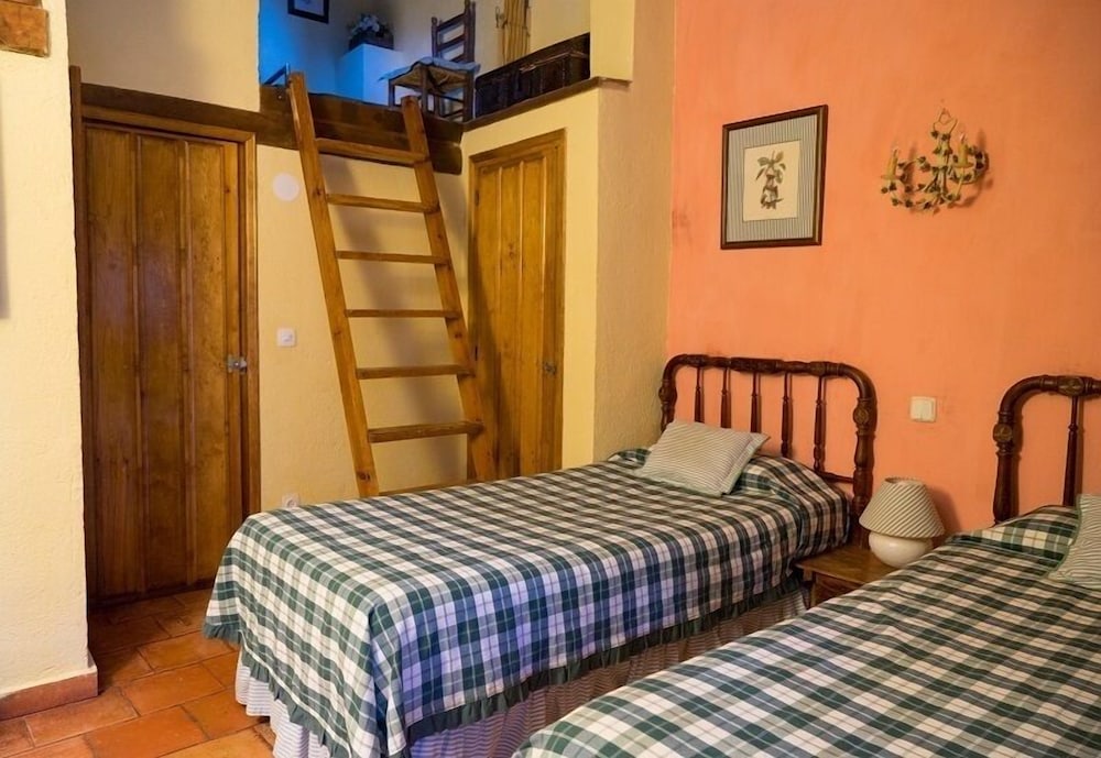 Family Room (Caballo)