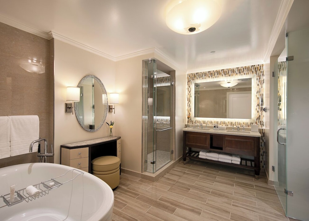 Signature Suite, 1 Bedroom - Photo 5