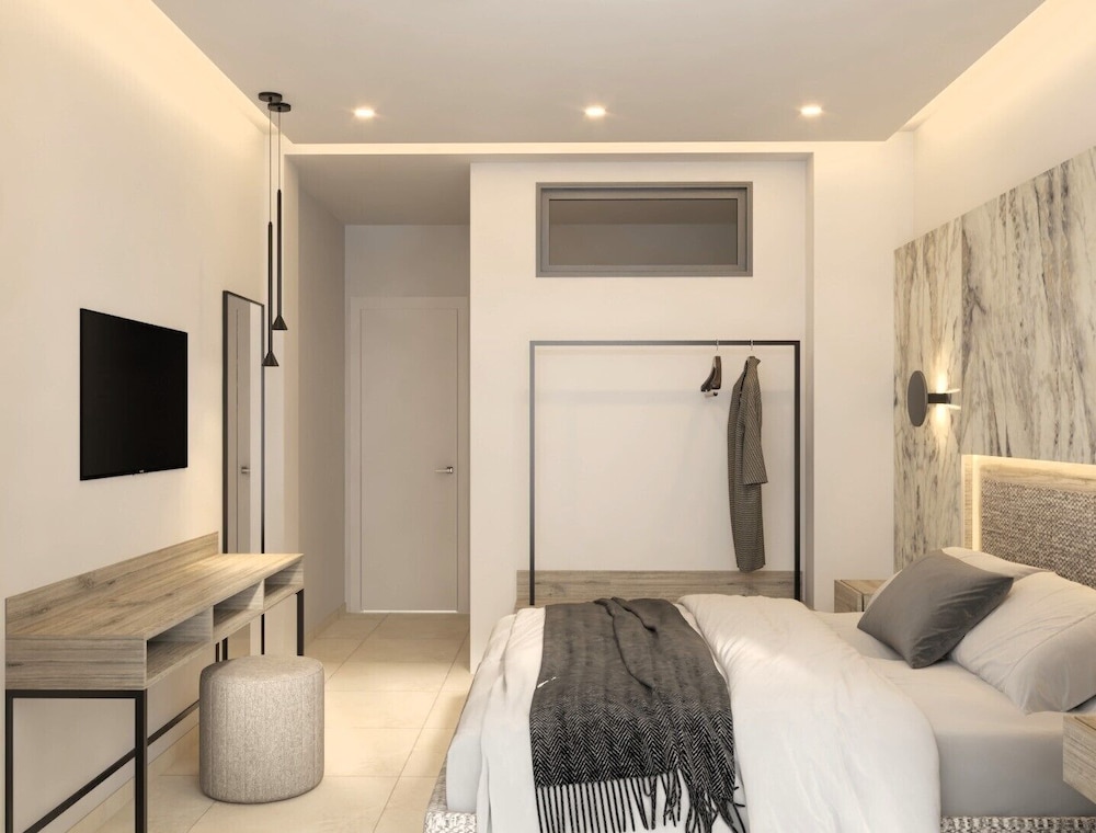 Comfort Apartment, 2 Bedrooms, Patio, Pool View photo 3