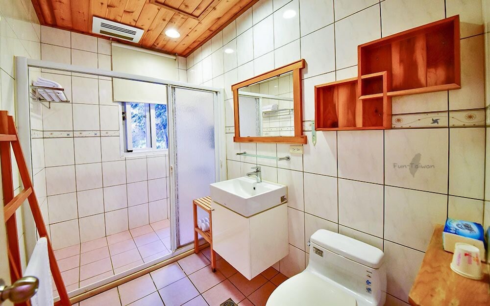 Classic Double Room (202) photo 2