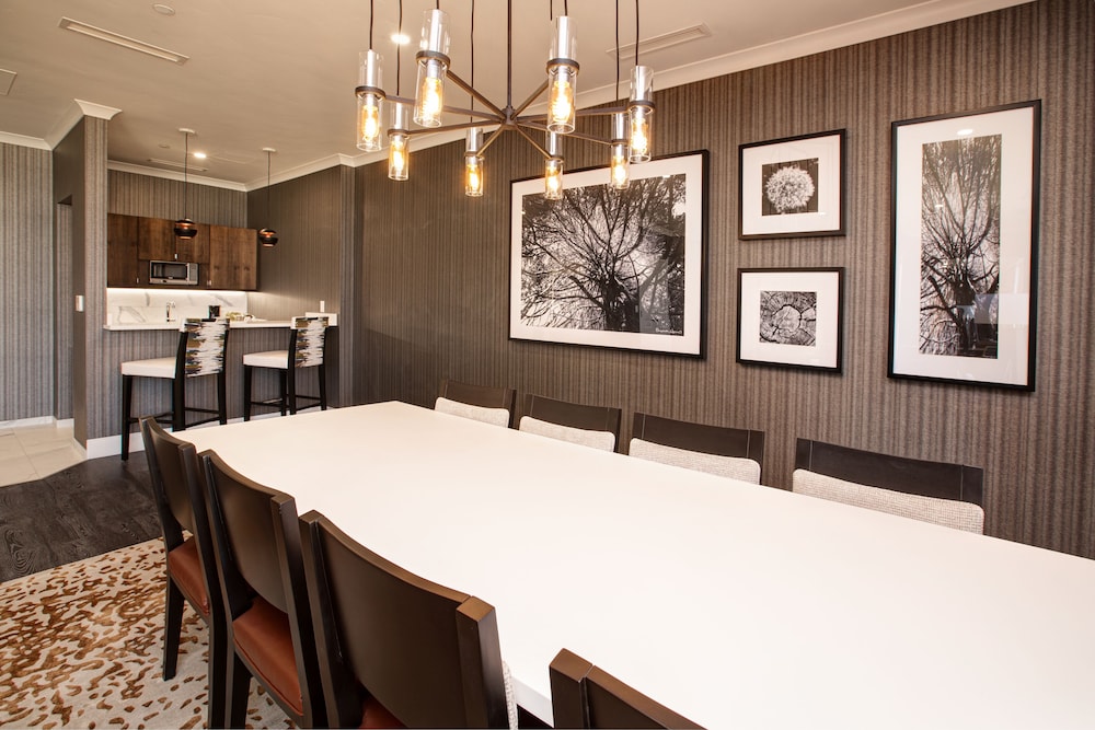 Aspen Tower Signature Suite II photo 3