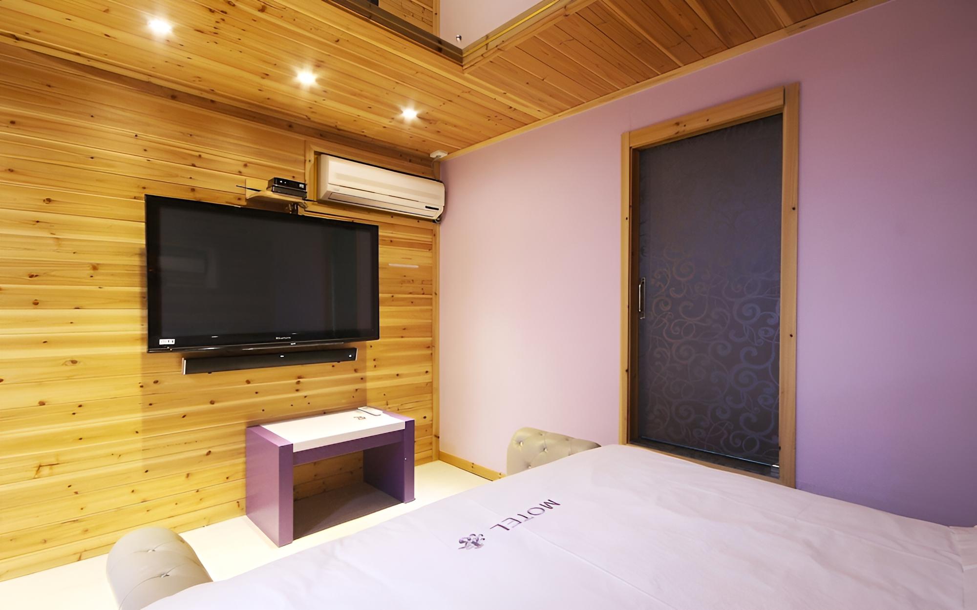 Room (High Performing Couple PC + Spa) photo 3