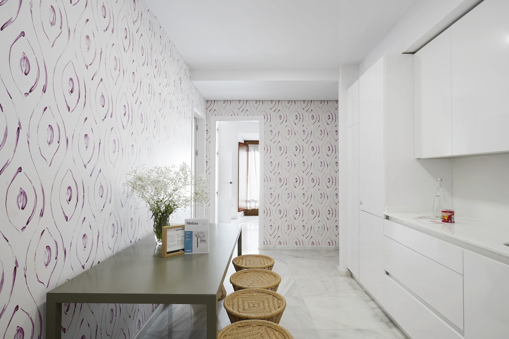3 Bedroom Apartment - Photo 13