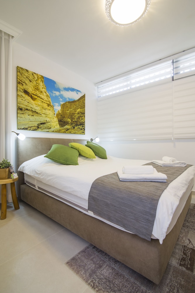 Luxury Studio, 1 Queen Bed, Kitchenette photo 1